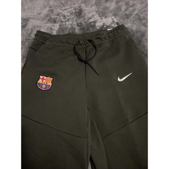 LARGE Nike Olive Barcelona Tech Fleece Joggers NWOT - Picture 2 of 8